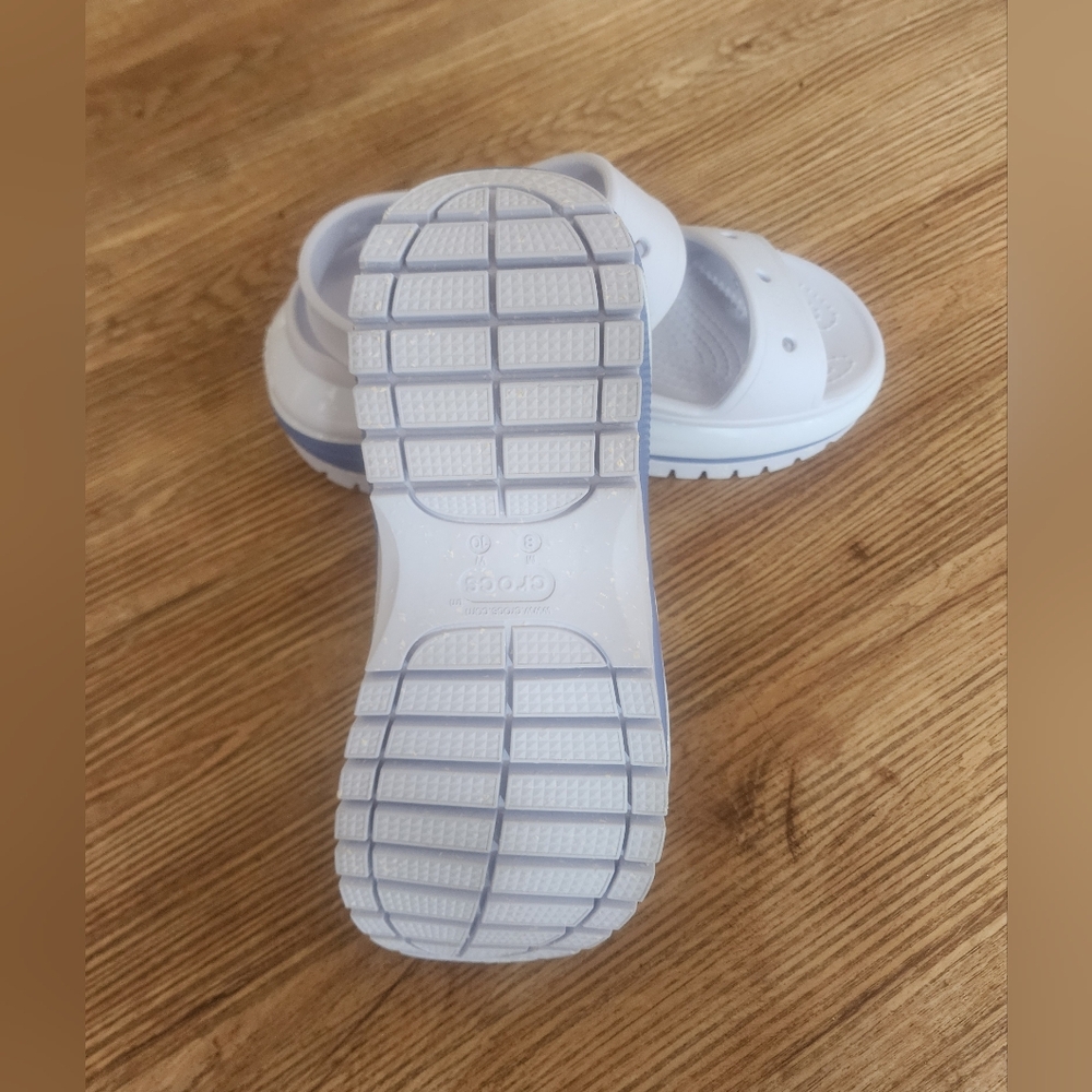 Sizs 10 Crocs Classic Mega Chunky Platform Sandal in Light Lavender and Blue - Picture 6 of 8